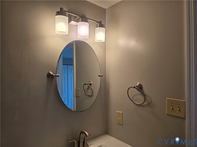 Building Photo - 7740 Pomeroy Ct