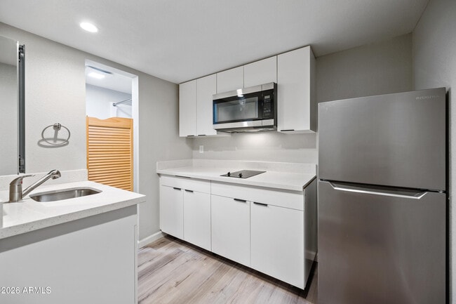 Building Photo - 3025 N 32nd St