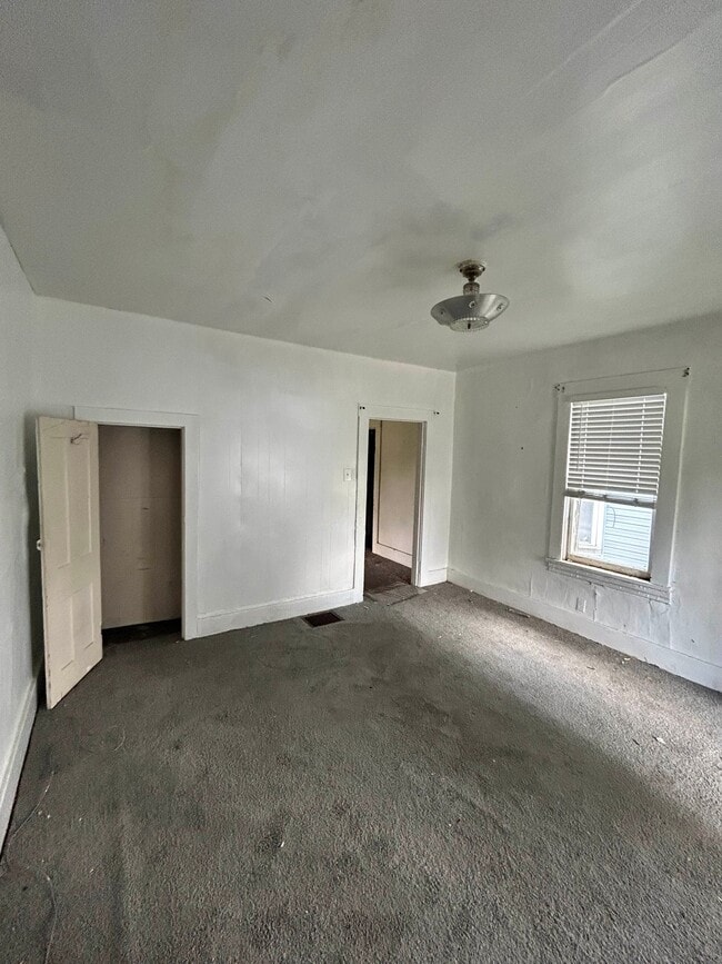 Building Photo - 1532 5th St