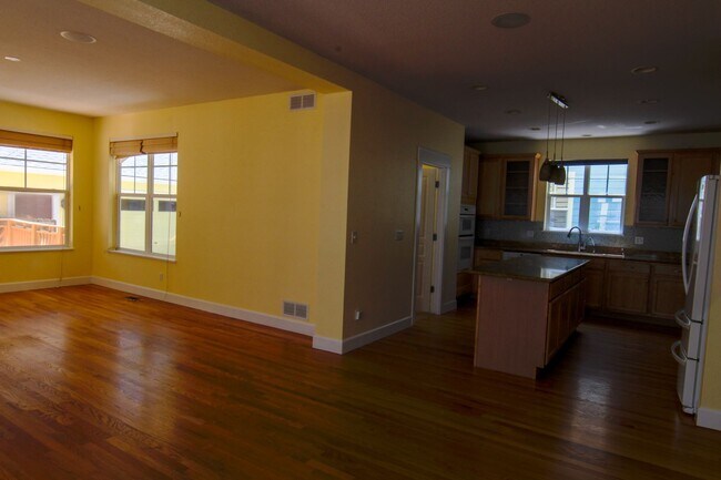 Building Photo - Prime Central Park 5bed/4ba