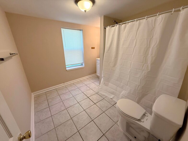 Bathroom on 2nd Floor - 3621 Wallace St