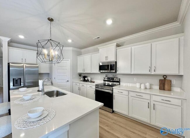 Building Photo - 18048 Longleaf Dr