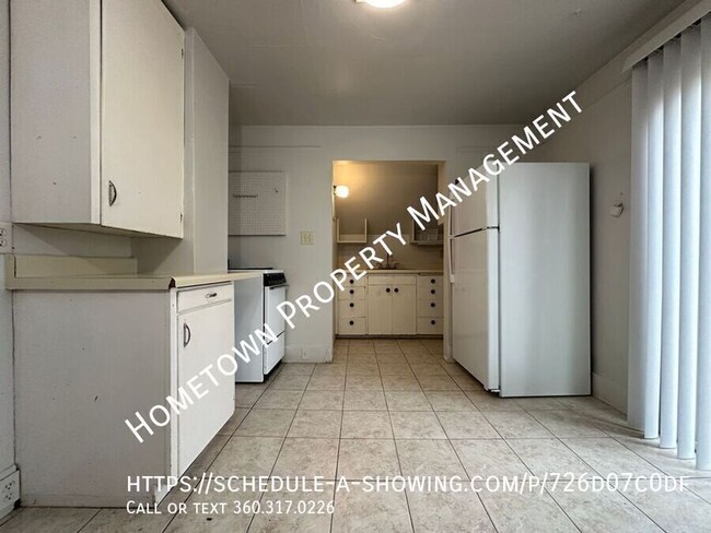 Building Photo - Updated 2 Bdr 1 bath Apt. Tacoma! Availabl...