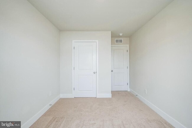 Building Photo - 121 Nootka Wy