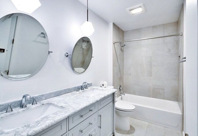 Building Photo - 2815 Inridge Dr