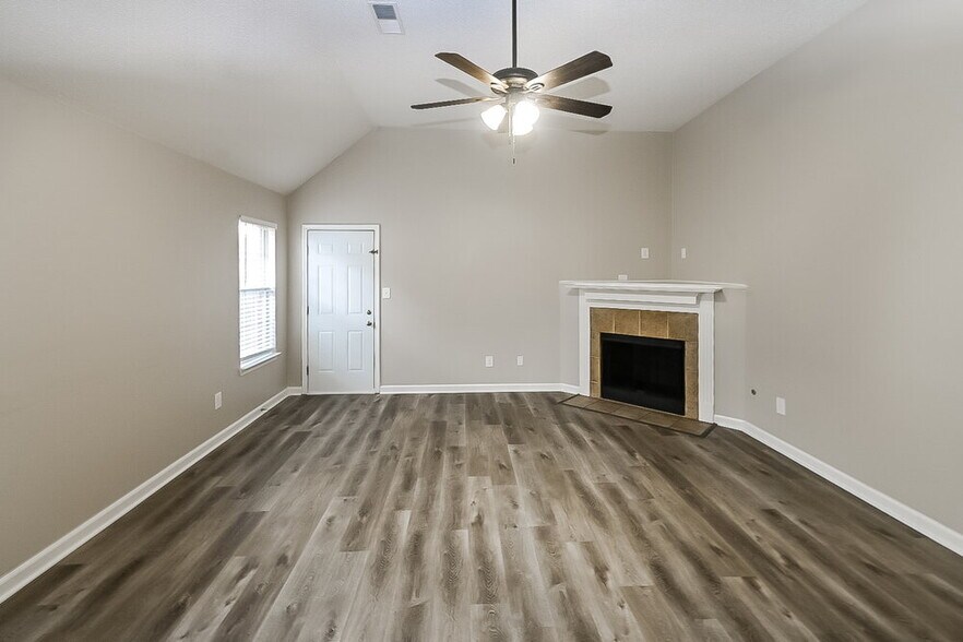 Building Photo - 8752 Cat Tail Dr
