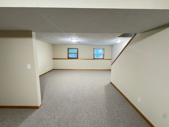 Building Photo - 2314 Breton Rd SE