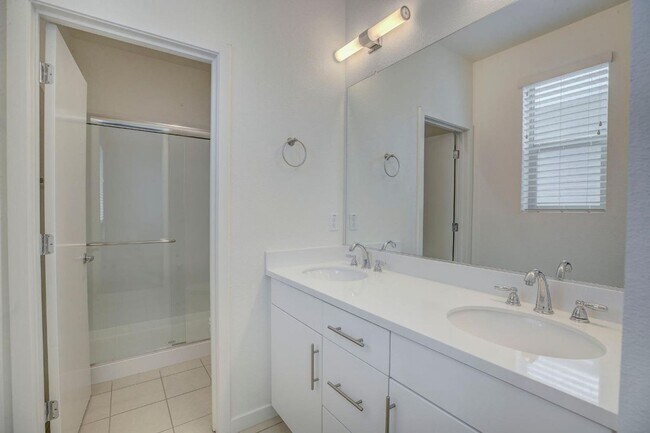 Building Photo - Modern Living at The MIll Gorgeous 2bed/2....