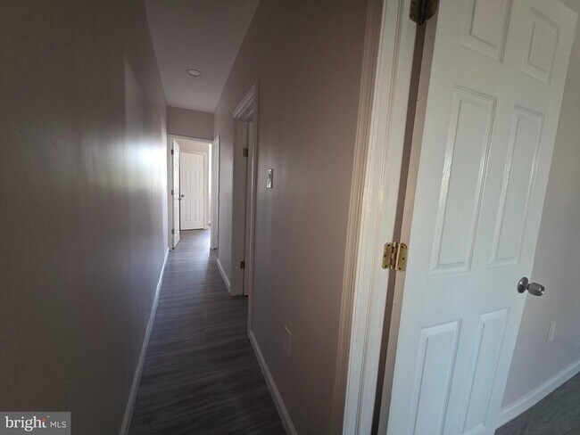 Building Photo - 305 Lafayette Ave