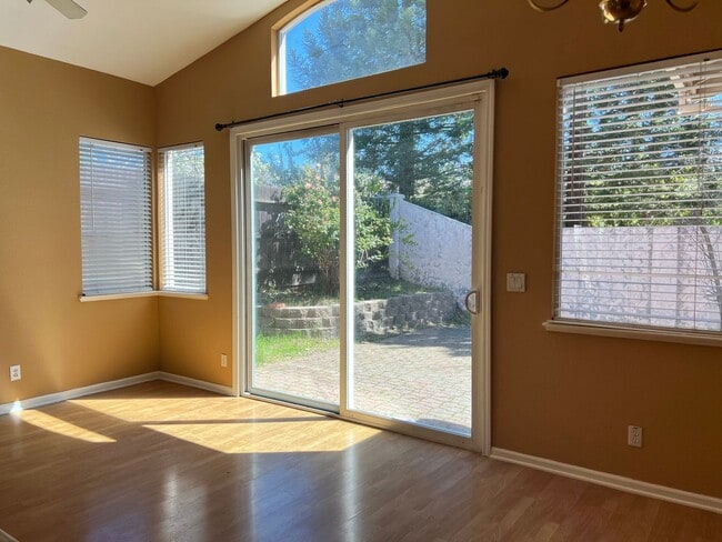 Building Photo - Four Bedroom Two Bathroom Home in Folsom