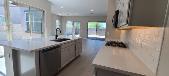 Building Photo - 14039 W Desert Flower Dr