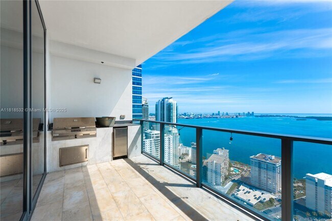 Building Photo - 1451 Brickell Ave