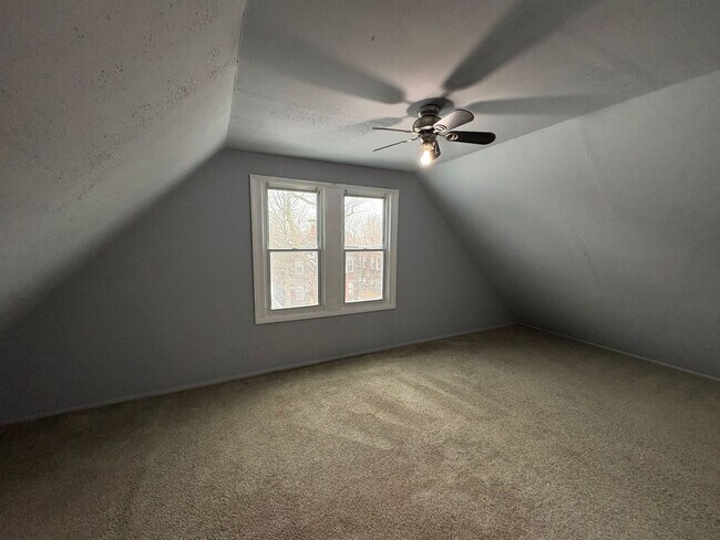 Building Photo - 15624 Halliday Ave