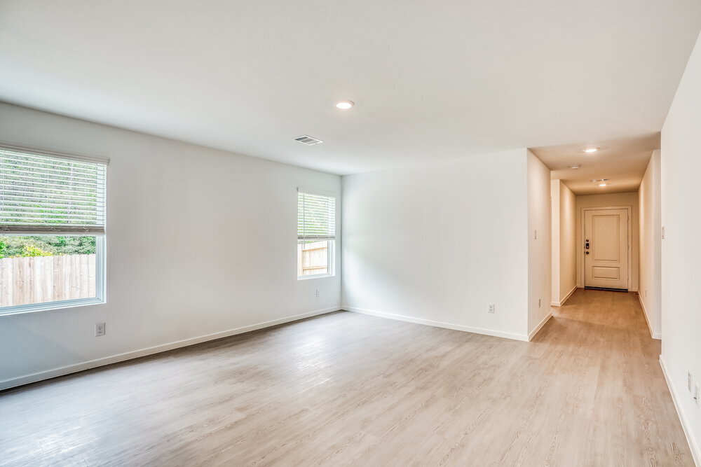 Building Photo - 5445 E Forest Rd
