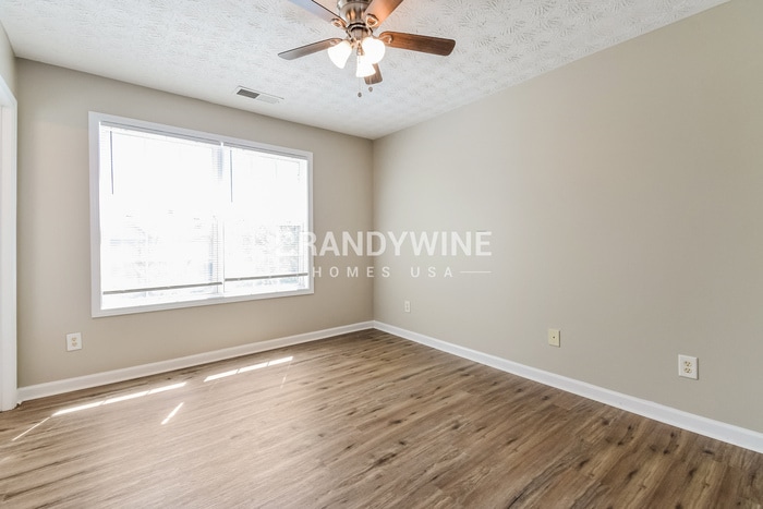 Building Photo - 6106 Ruth St SW