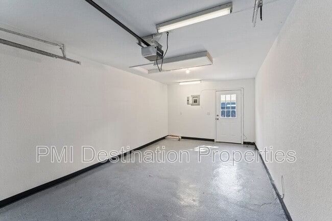 Building Photo - 116 Bowen St