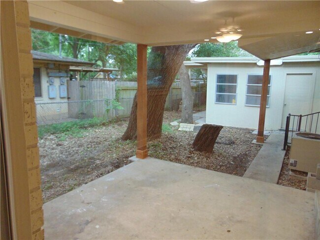 Building Photo - 3904 Bailey Lane