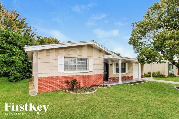 Building Photo - 4125 Woodsville Dr