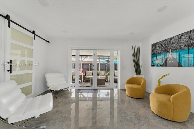 Building Photo - 9530 Jamaica Dr