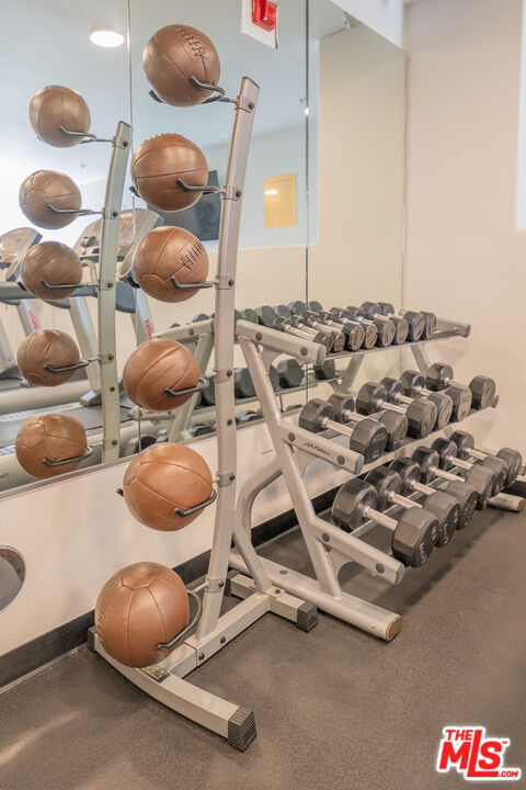 Building Photo - 124 W Colorado St