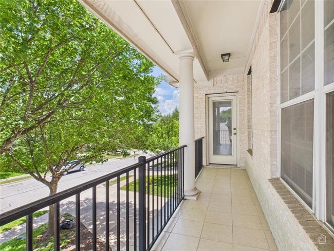 Building Photo - 2504 Alexander Ct