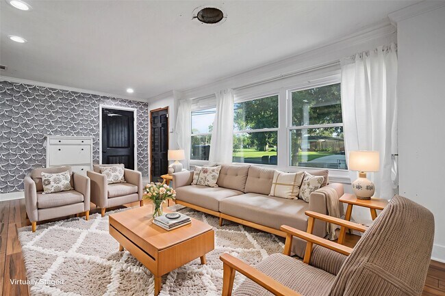 Building Photo - 1219 Park Ln