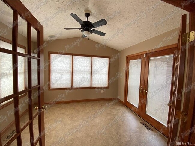 Building Photo - 6353 Charlotte Ct
