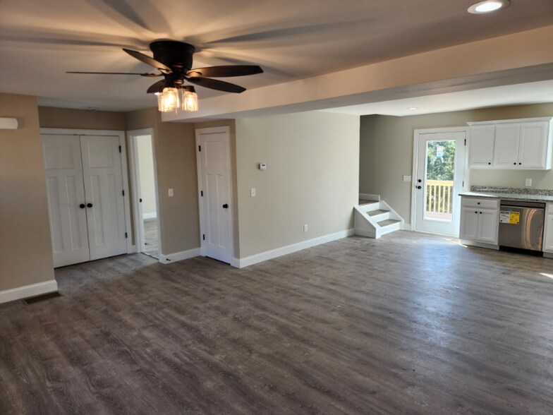 Building Photo - 240 Grand Oak Ln