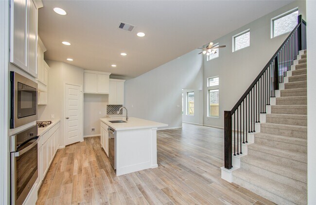 Building Photo - 10731 Aquila Star Dr