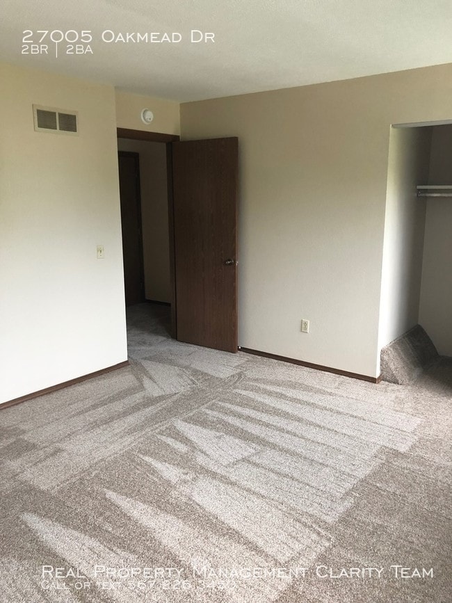 Building Photo - 2 Bed/2 Bath Townhouse in Perrysburg