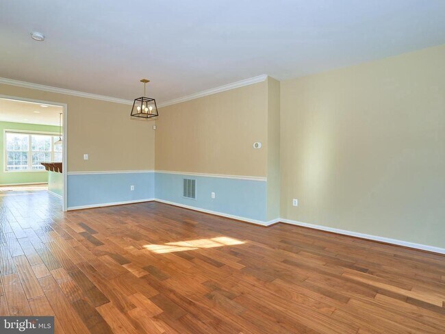 Building Photo - 41625 Broxbourne Terrace