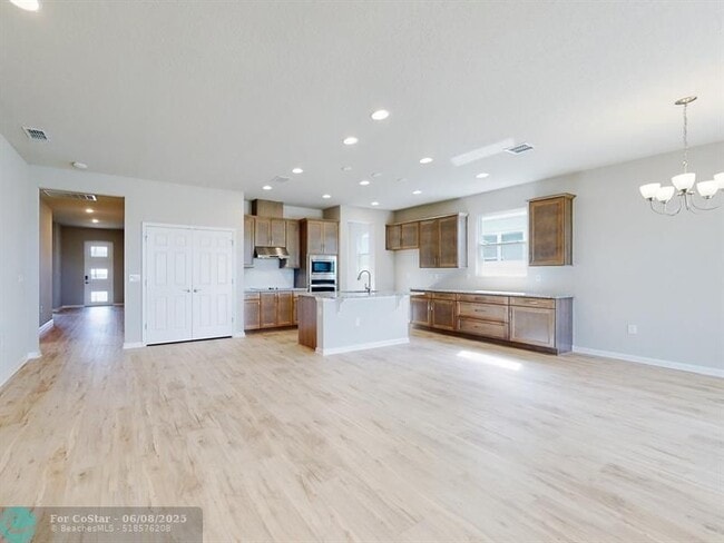 Building Photo - 1724 Middlebury Drive