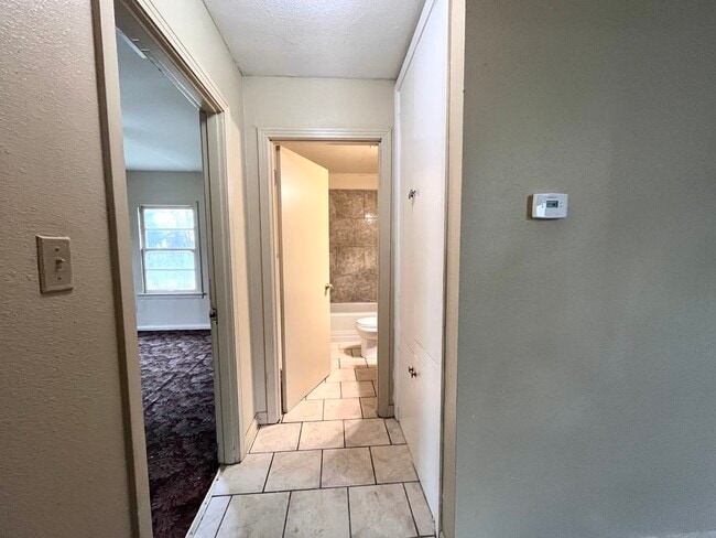 Building Photo - 3519 4th St