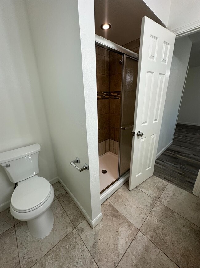 Building Photo - 440 N Homsy Ave