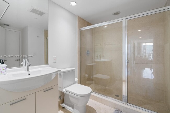 Building Photo - 475 Brickell Ave