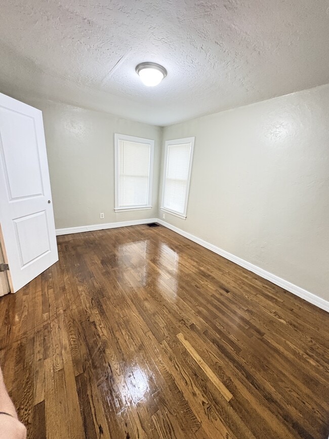 Building Photo - 1718 8th St