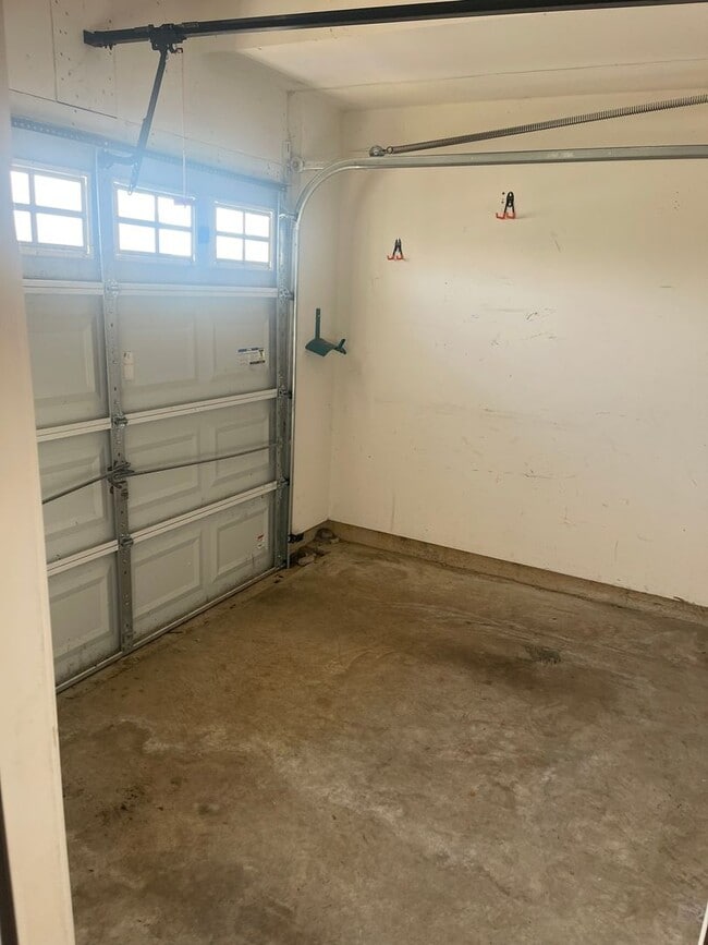 Building Photo - 3 bedroom 2 1/2 bath Townhouse in Bayberry