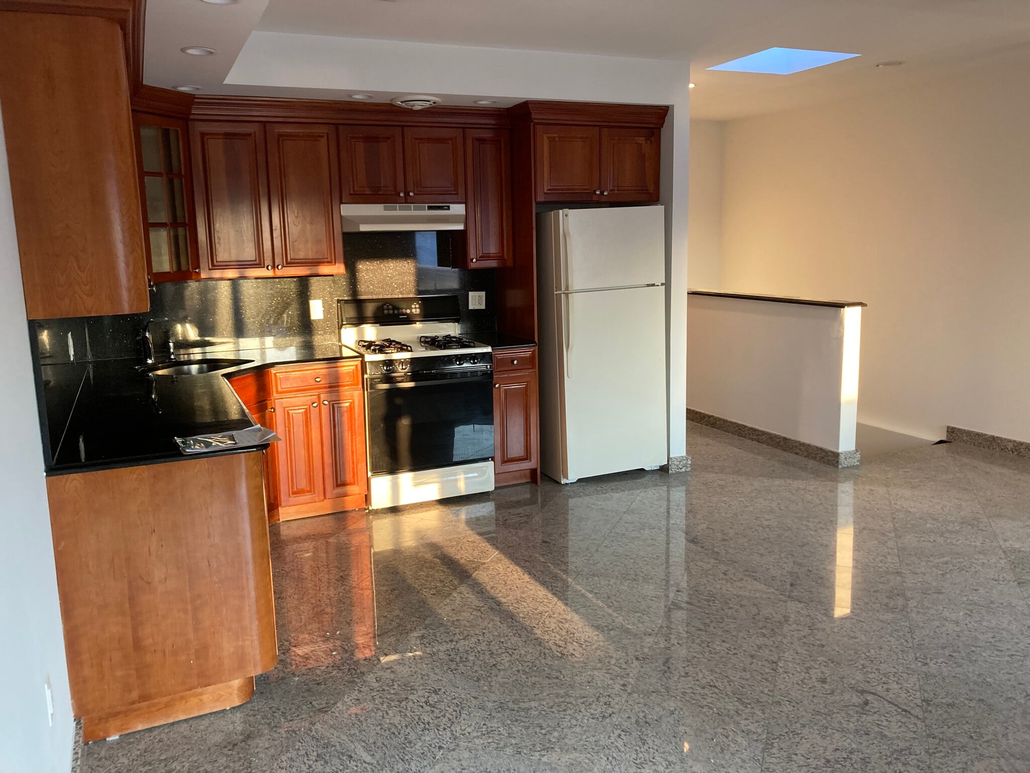 Building Photo - 14-16A Clintonville St