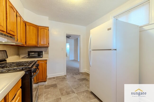 Building Photo - 2018 Griffis Ave