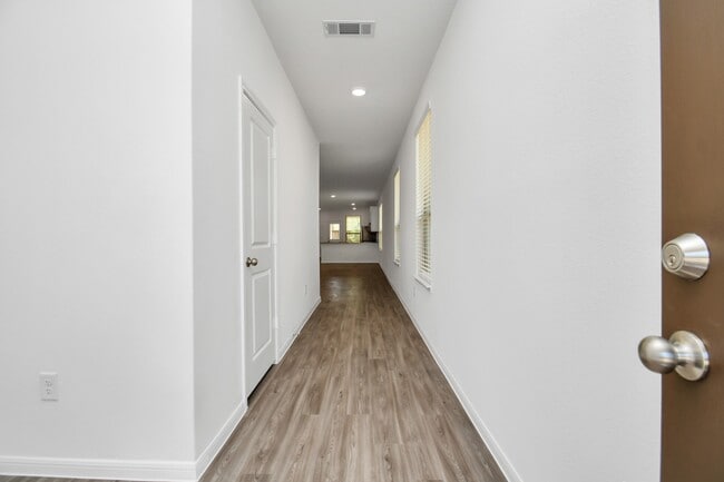 Building Photo - 16150 Elbridge Ct