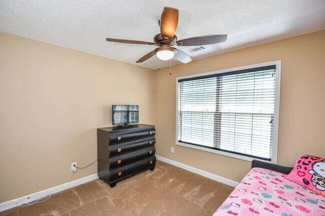 Building Photo - 886 Jefferson Walk Cir