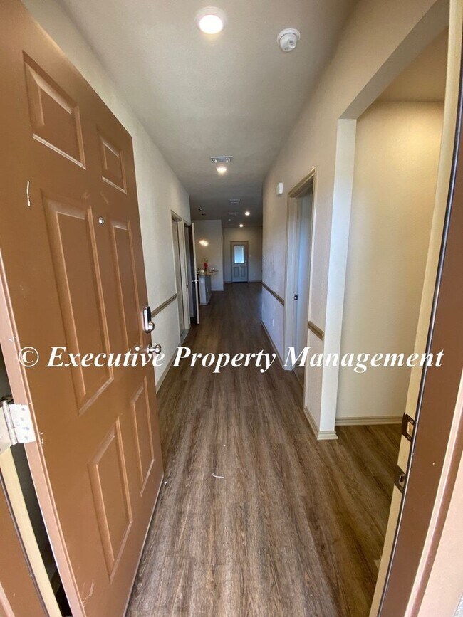 Building Photo - 1781 Dryden Ave