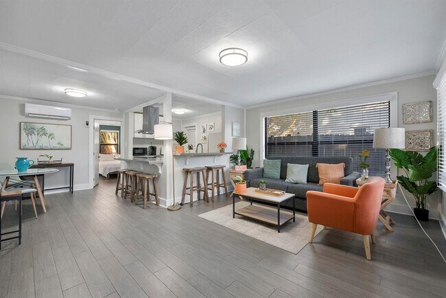 Building Photo - 551 SW 13th Ave