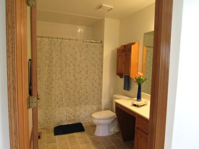 Building Photo - 28 Ashburn Ct