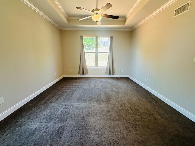 Building Photo - Incredible views 4 bed / 2.5 bath, master on main