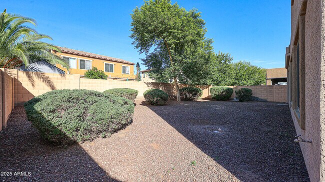 Building Photo - 15670 W Monterosa St