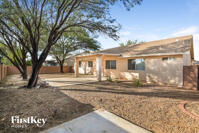 Building Photo - 9550 E Caldwell Dr