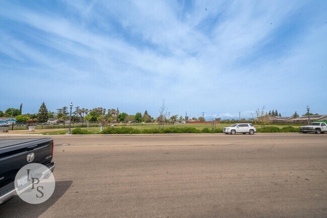 Building Photo - Sanger 2-Story Home, SOLAR!!!  4BR/2.5BA, ...