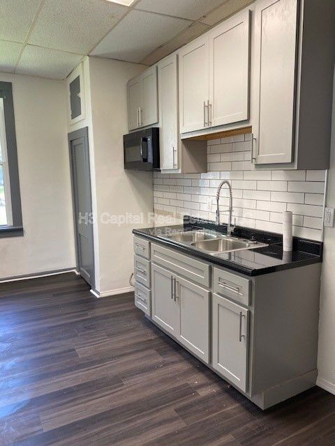 Building Photo - 207 S 16th St