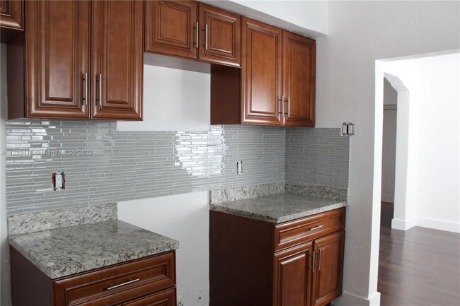 Building Photo - 1820 Dewey St